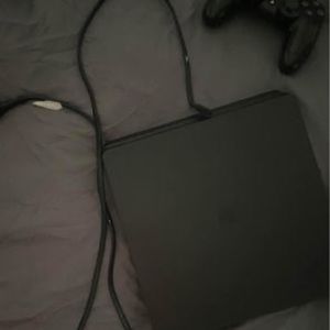 PlayStation 4 slim 1 tb with controller